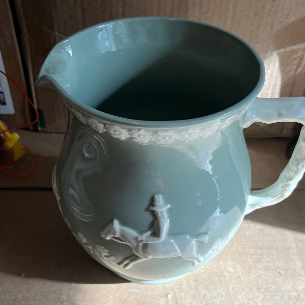 Elegant Green Ceramic Pitcher with Horse Design Spode  Fortuna
